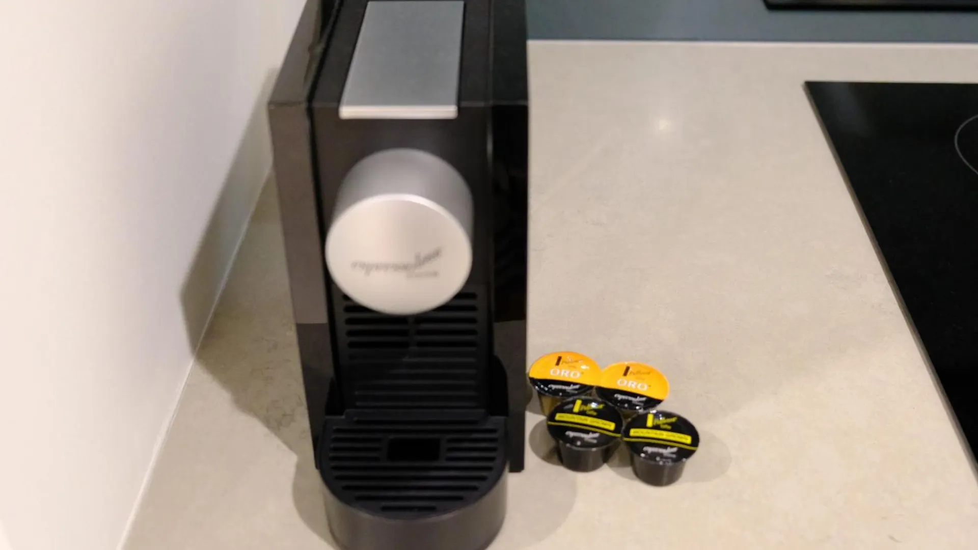 Japanese Penthouse Retreat 1B1B 2 Parking 5-Min Tram-To-Cbd Brekky Wifi Netflix Apartment Canberra