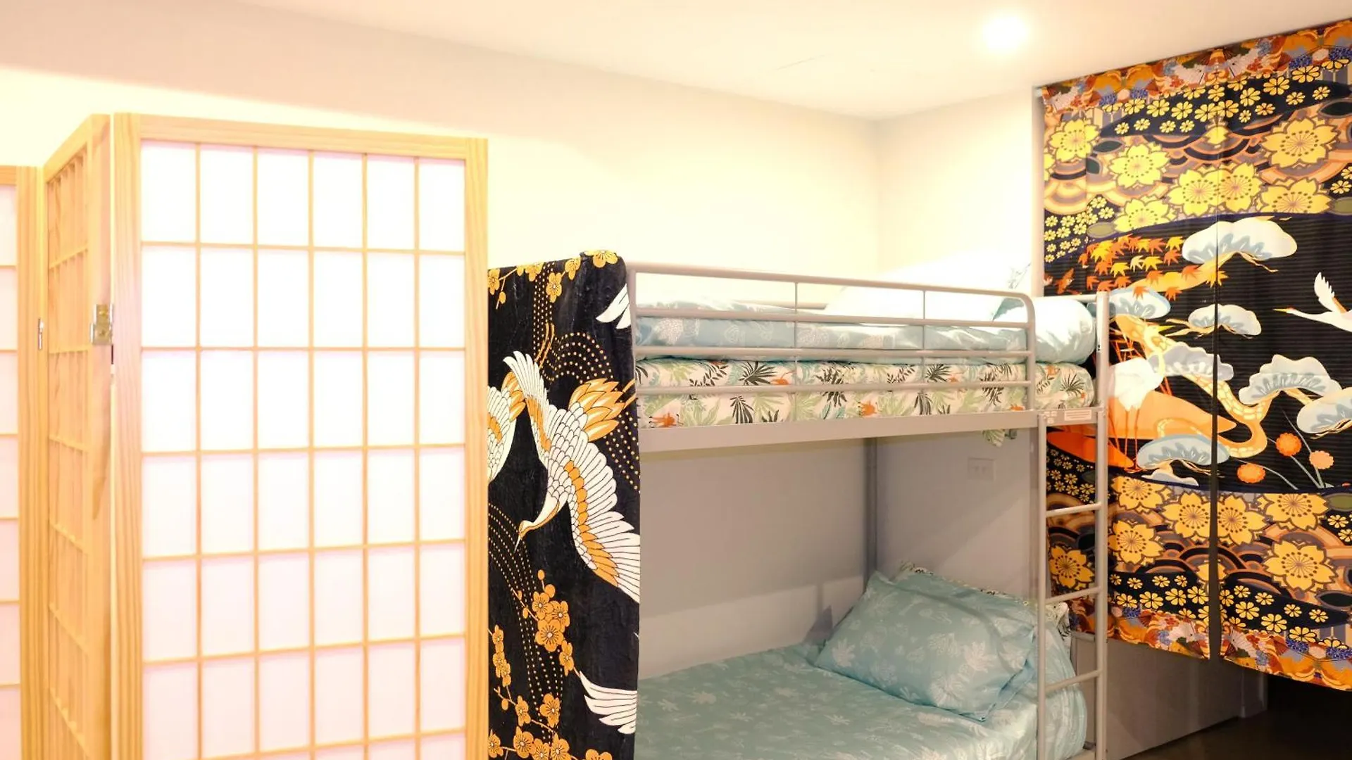 Japanese Penthouse Retreat 1B1B 2 Parking 5-Min Tram-To-Cbd Brekky Wifi Netflix Apartment Canberra 0*,  Australia