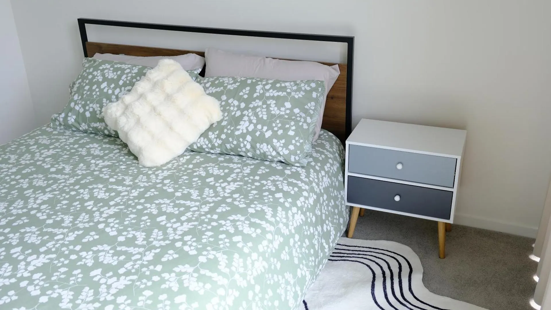 Japanese Penthouse Retreat 1B1B 2 Parking 5-Min Tram-To-Cbd Brekky Wifi Netflix Apartment Canberra