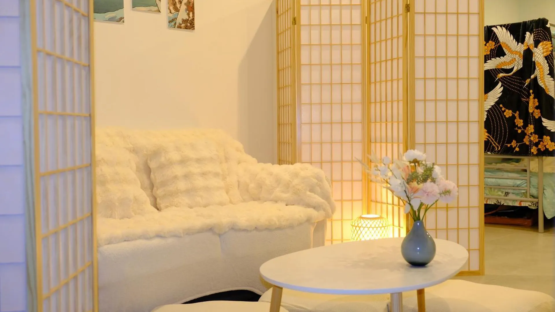 Japanese Penthouse Retreat 1B1B 2 Parking 5-Min Tram-To-Cbd Brekky Wifi Netflix Apartment Canberra 0*,